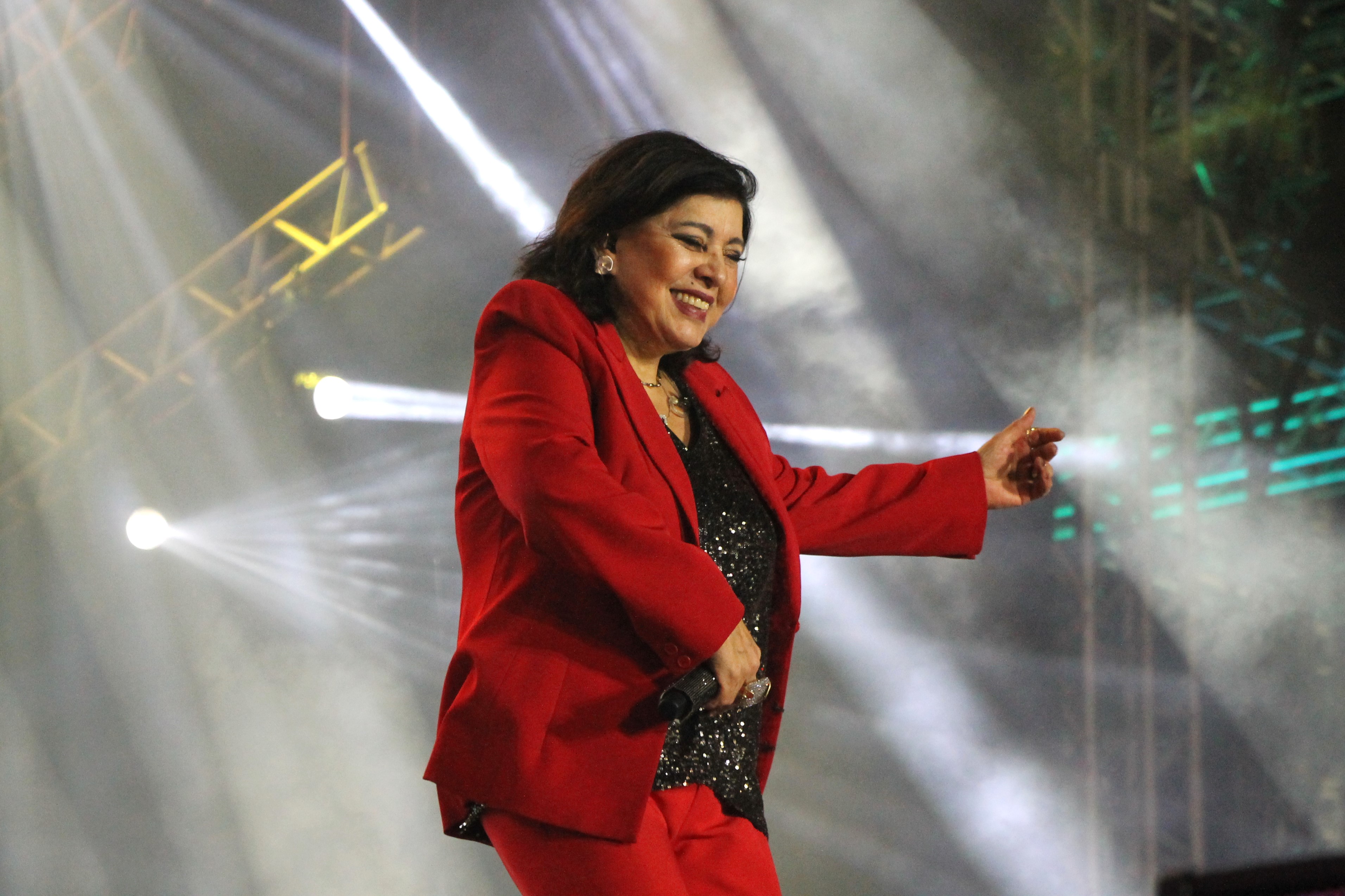 Show de Roberta Miranda e Raça Negra reúne 42 mil pessoas em Pontal do Paraná com policiamento reforçado da PMPR