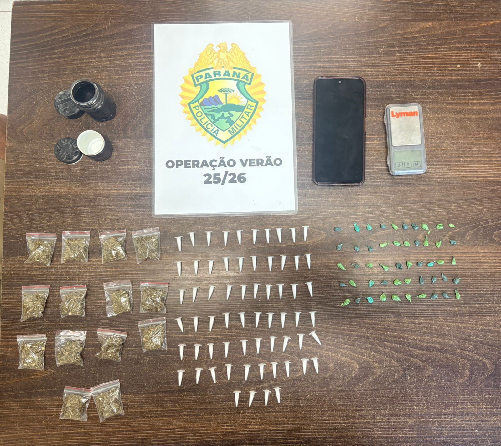 PMPR prende mulher por tráfico de drogas e apreende entorpecentes em Matinhos