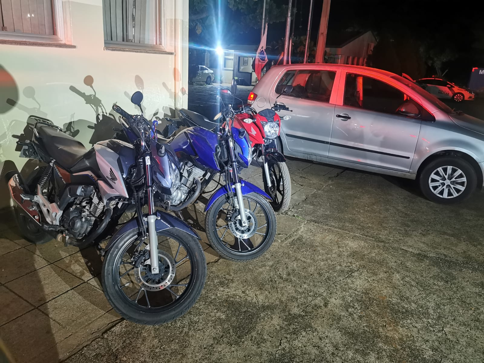 PMPR apreende veículos e registra 28 notificações durante fiscalização em Jacarezinho