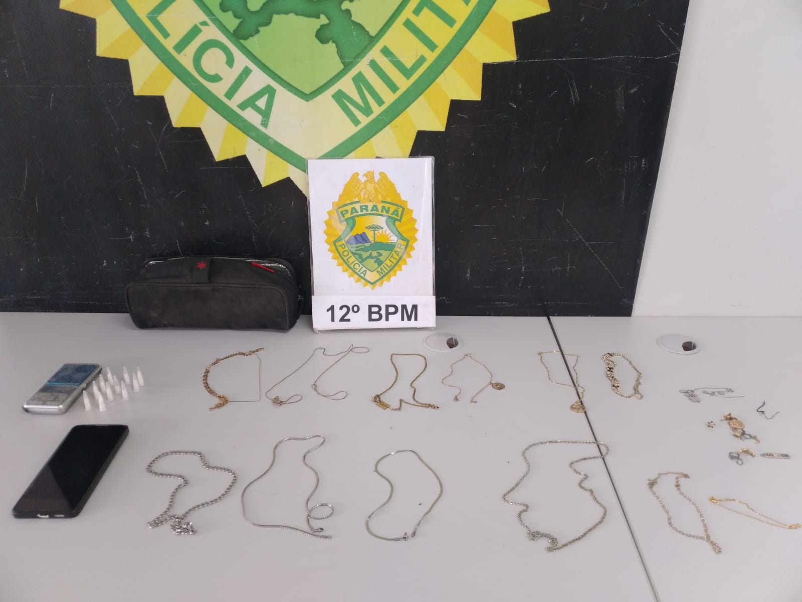 PMPR prende dois homens e apreende drogas e fios de cobre no Pilarzinho, em Curitiba