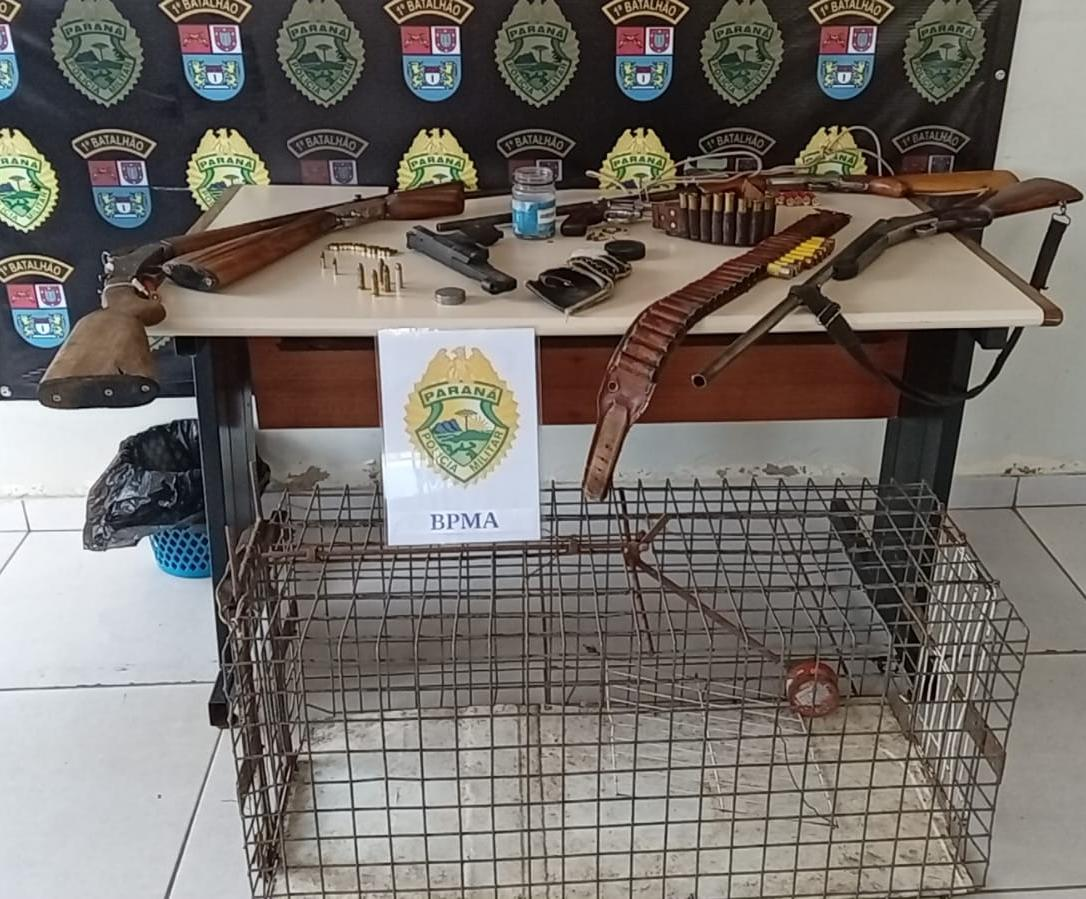 PMPR apreende armas de fogo e prende homem após denúncia de caça ilegal em Ponta Grossa