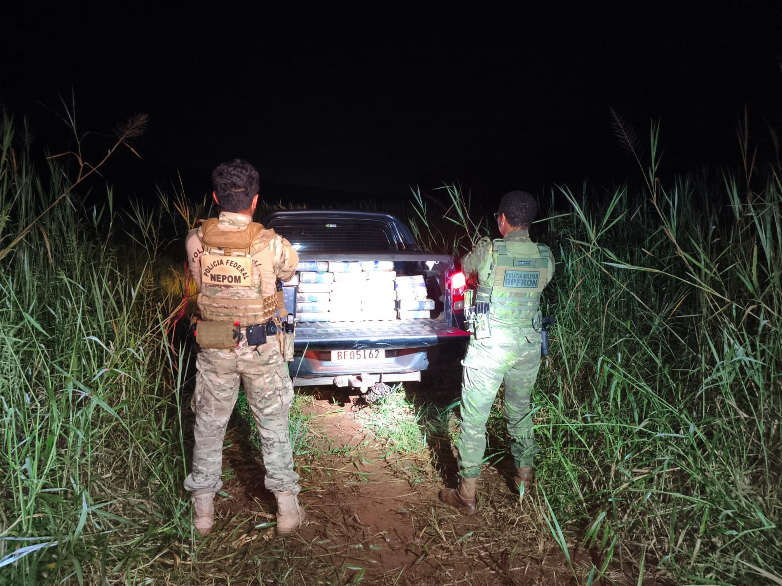 PMPR e Polícia Federal apreendem mais de 420 quilos de maconha em Santa Helena