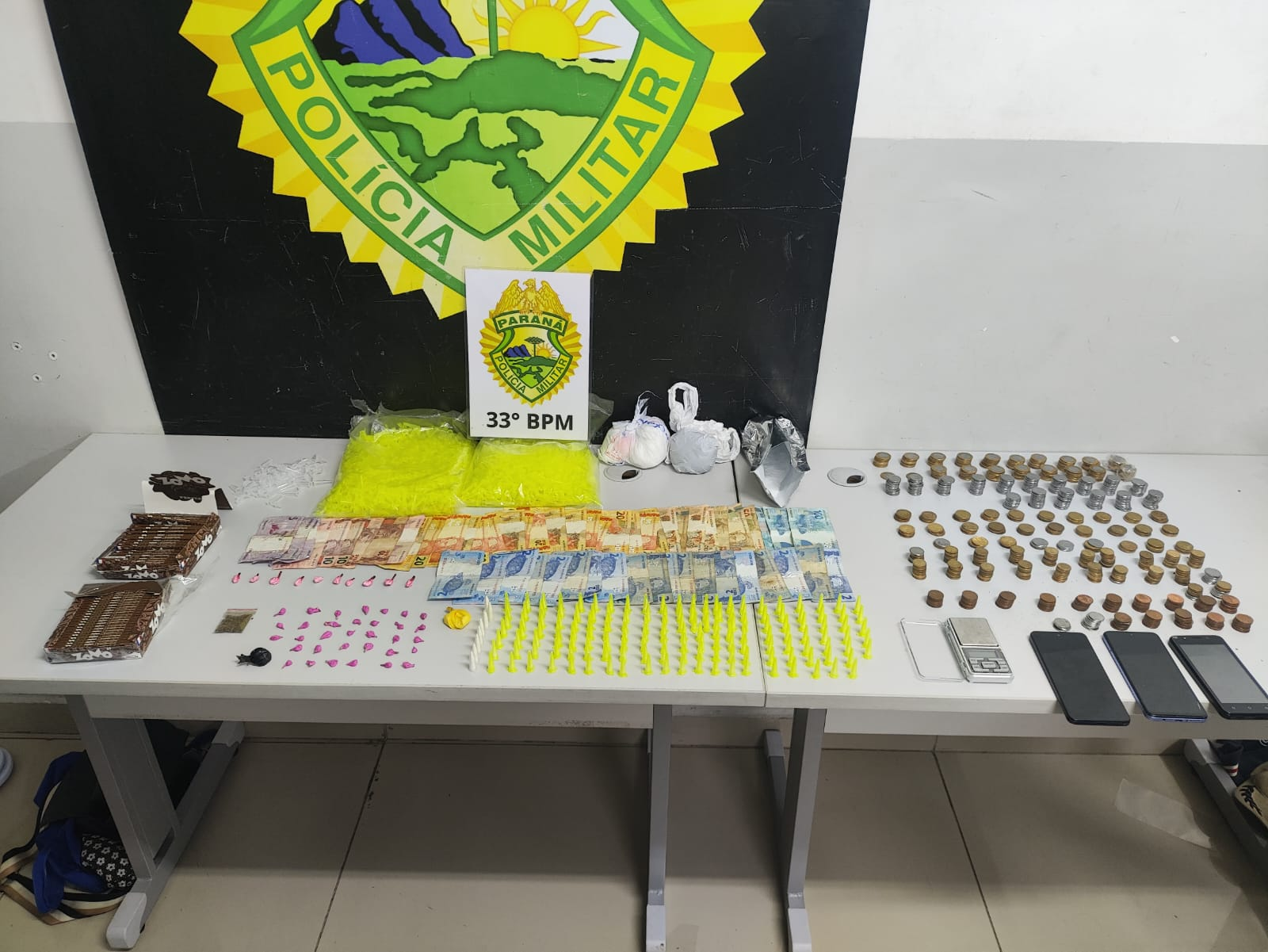 PMPR apreende drogas e prende dois homens por tráfico no Centro de Curitiba