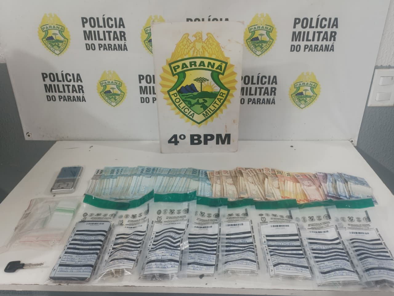 PMPR desarticula tráfico delivery e apreende R$ 10 mil em Maringá
