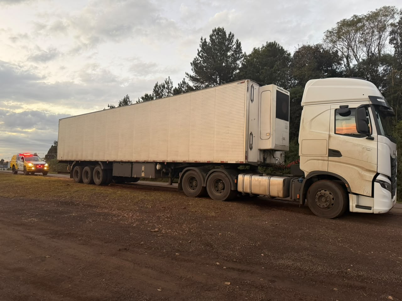 PMPR apreende 8 toneladas de cebola contrabandeada e prende dois homens no Sudoeste do Paraná