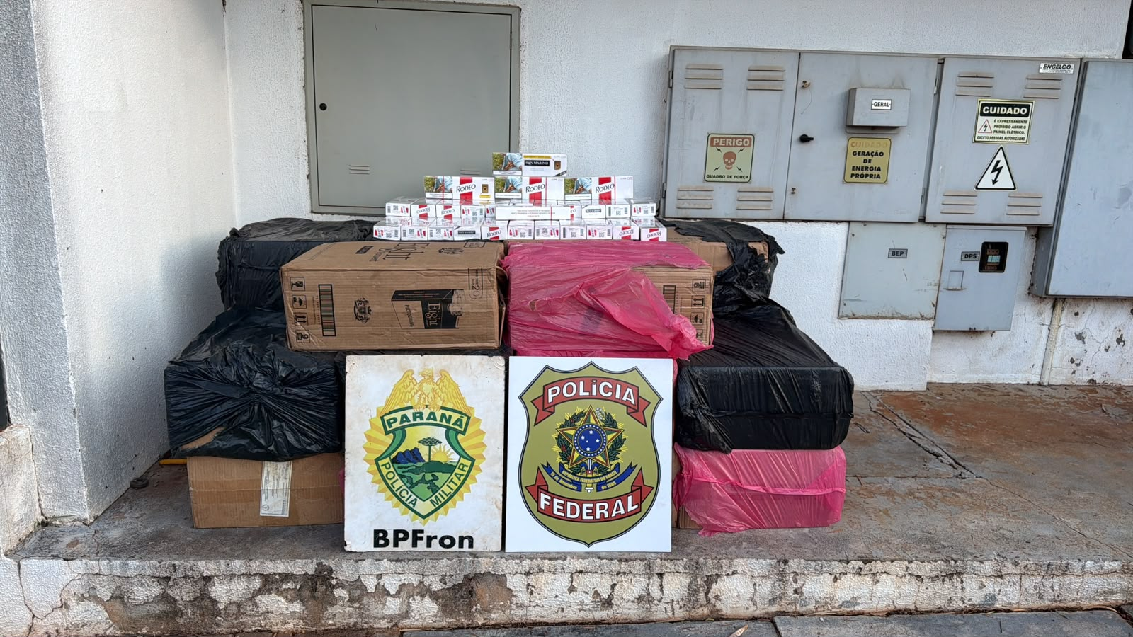 PMPR e PF apreendem R$ 2,3 milhões em mercadorias e veículos em Altônia