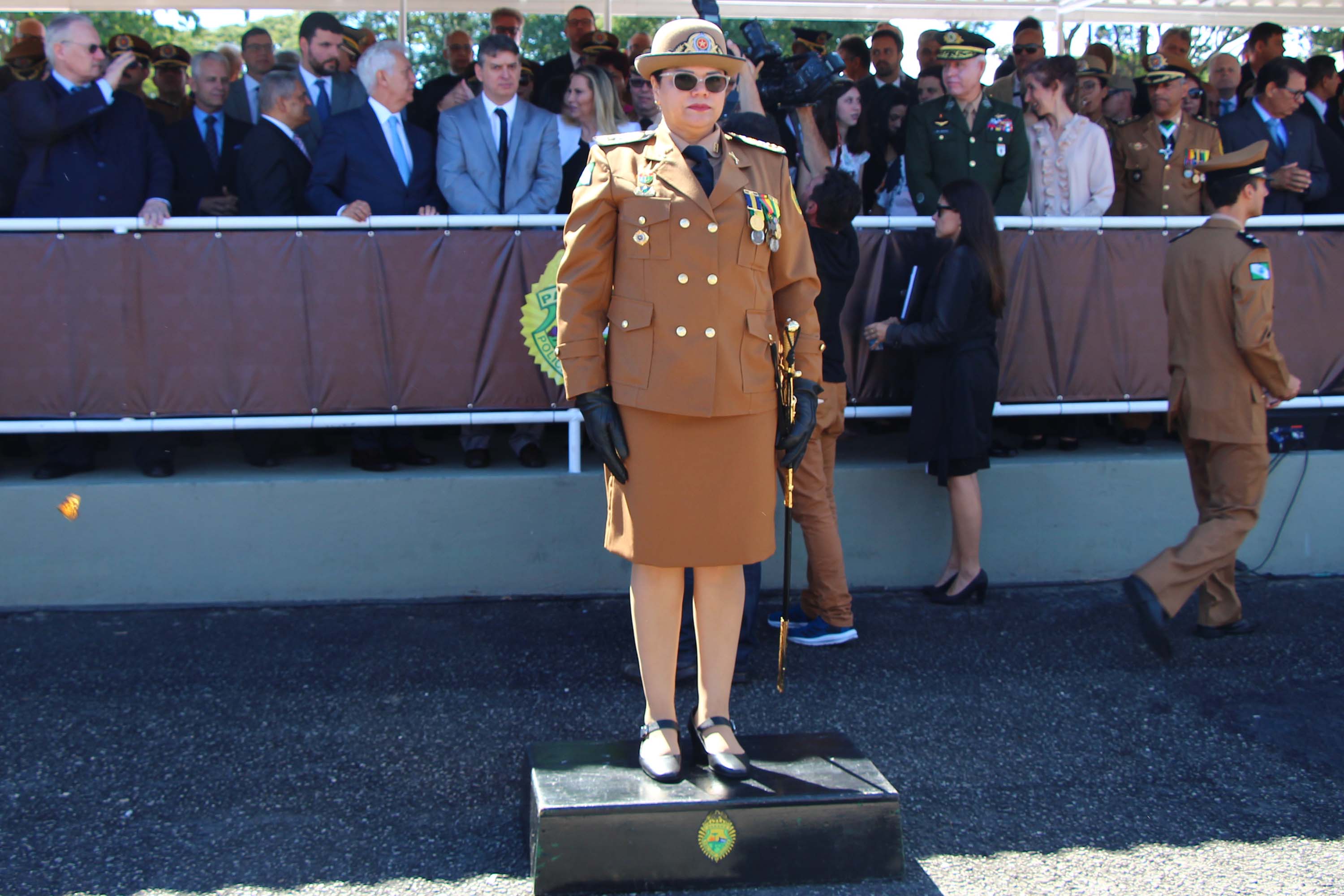 Feminino * presidente - presidenta I * aspirante - aspiranta almirante -  almiranta * soldado - soldada * general - generala