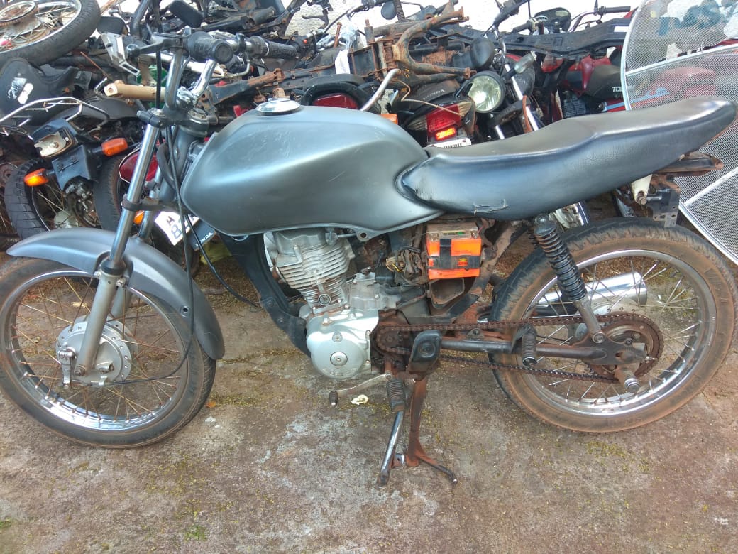 Dois adolescentes são apreendidos e uma motocicleta recuperada pela Polícia Militar na cidade de Cianorte, no Noroeste do Paraná