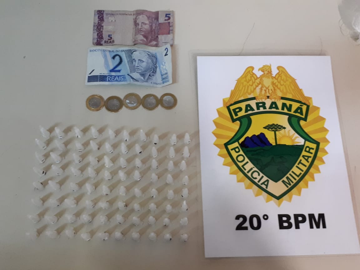 PM apreende 80 pinos de cocaína, no bairro Uberaba, em Curtiba
