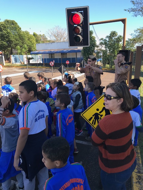 Crianças visitam batalhão no Oeste do Estado em comemoração aos 164 anos da Polícia Militar