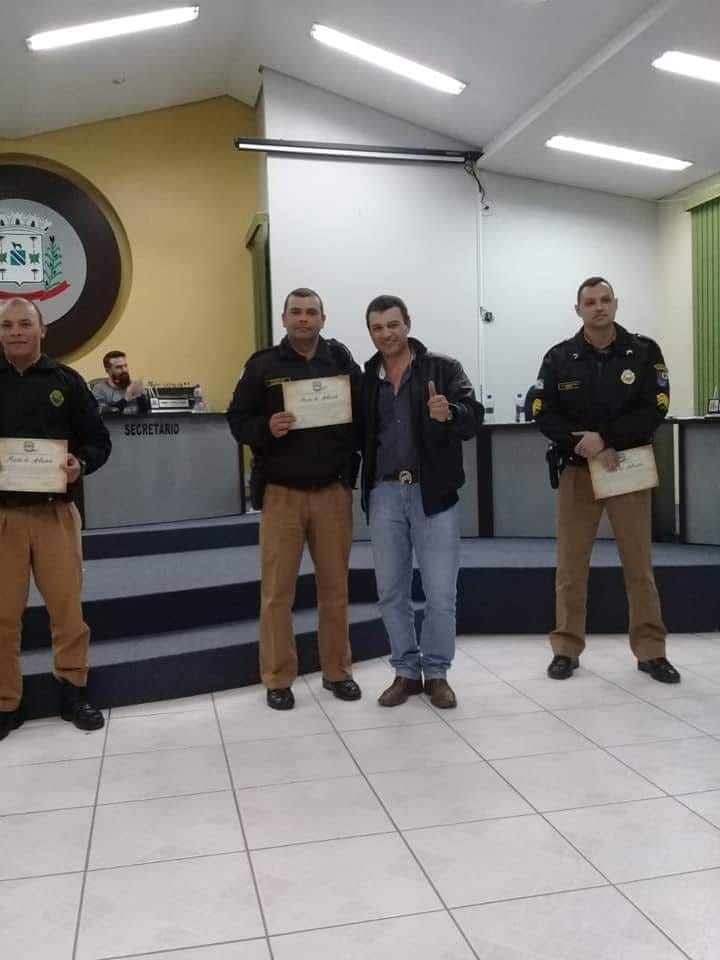Policiais militares são homenageados por ato de bravura no Sul do Estado
