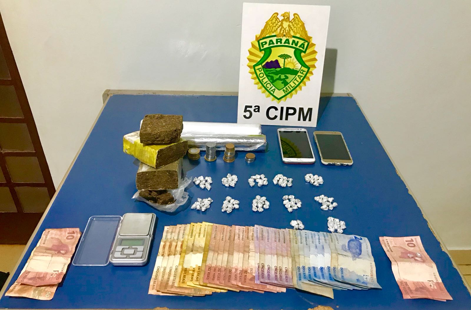 No Noroeste do Paraná, Polícia Militar apreende drogas e dinheiro e prende três pessoas