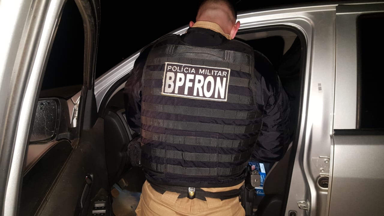 Policiais militares recuperam caminhonete roubada e apreendem contrabando no Oeste do Estado