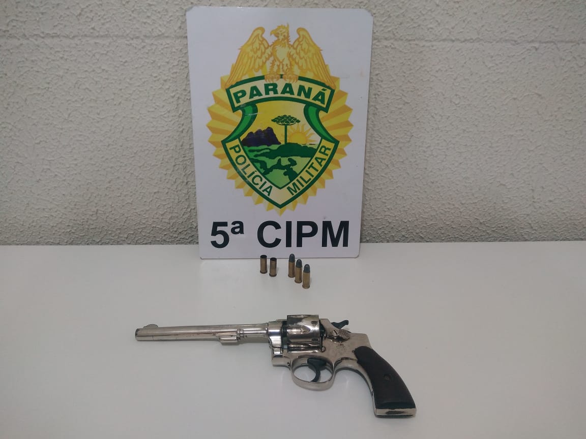 Duas armas de fogo, uma arma branca e munições são apreendidas no Noroeste do Paraná