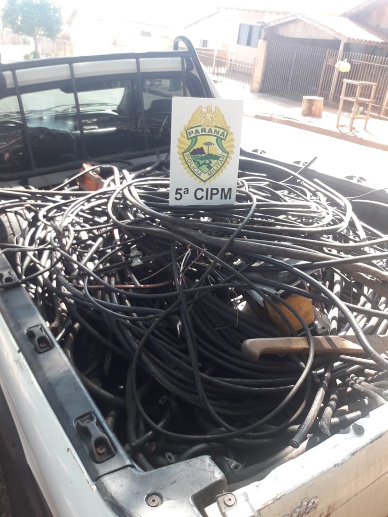 Fios de cobre, levados de uma usina, são recuperados pela PM em São Tomé; três homens acabam detidos
