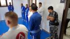 Rone inaugura tatame para estimular a prática de artes marciais em Curitiba (PR)