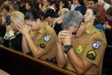 Policiais militares são abençoados durante Missa de Ação de Graças em comemoração aos 165 anos da PM