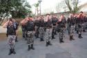 Após 35 anos de serviço, sargento da RONE recebe homenagem de policiais na sua casa em Curitiba