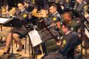 Segunda noite do Concerto da Banda de Música da PM surpreende público e é marcada por homenagens em Curitiba
