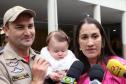 Familiares recepcionam bombeiros militares que atuaram no combate às queimadas na Floresta Amazônica