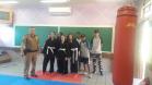 Em Foz do Iguaçu (PR), policial militar voluntário do Programa Escola Segura oferece aulas gratuitas de artes marciais a estudantes