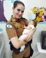 Mãe liga para o 190 e policial militar ajuda a salvar filho de um mês engasgado com leite materno em São Mateus do Sul (PR)