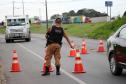 Mais de 240 policiais militares estão atuando na 2ª fase da Operação Todos Por um no bairro Cidade Industrial de Curitiba (CIC)