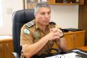 Comandante-Geral da PM entrega medalha de Mérito de Ensino a tenente-coronel da Reserva Remunerada 