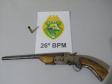 Nos Campos Gerais, PM encaminha seis pessoas e apreende drogas e arma de fogo