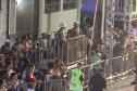  Matimbanda e desfiles de escolas de samba no Litoral levam 800 mil foliões para as ruas no segundo dia de Carnaval 