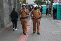 Polícia Militar garante a segurança de milhares de pessoas durante o desfile de Carnaval em Curitiba