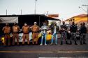 Garoto fã da PM recebe policiais no dia do aniversário em Londrina (PR)