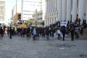 Manifestação Praça Santos Andrade e Palácio Iguaçu