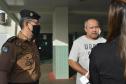 Soldado da PM ferido ao abordar suspeito em posto de combustíveis recebe alta do hospital e homenagem em Foz do Iguaçu