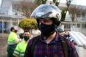 No Dia do Motociclista, BPTran faz blitz educativa e distribui antena corta fio pra evitar acidentes com linha de cerol