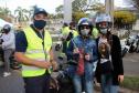 No Dia do Motociclista, BPTran faz blitz educativa e distribui antena corta fio pra evitar acidentes com linha de cerol