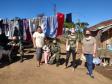 Integrantes do projeto Força Verde Mirim arrecadam cestas e roupas para famílias de Itaiacoca, nos Campos Gerais