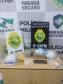 Policiais militares atuantes na Operação Metrópolis, desencadeada pelo 5º Comando Regional da PM (5º CRPM), prenderam sete pessoas e encaminharam um adolescente, além de aprenderem R$ 100 mil em eletrônicos e mais de 21,5 quilos de drogas. As ações policiais aconteceram entre quinta-feira (20/08) e sábado (22/08) na região Oeste e Sudoeste do estado. Na madrugada deste sábado (22/08), equipes policiais de Marmeleiro e Renascença abordaram um veículo VW/Gol, de cor prata, e encontraram em seu interior, a