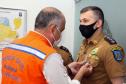 Oficiais da Polícia Militar recebem Medalha de Mérito da Defesa Civil no Quartel do Comando-Geral em Curitiba