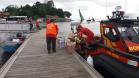 Lancha do Corpo de Bombeiros leva materiais para auxiliar as comunidades rurais de Guarequeçaba, no Litoral do estado