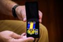 Comandante-Geral da PM entrega medalha a arcebispo de Curitiba, na Capital do estado