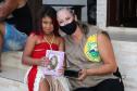 Menina de 10 anos recebe visita de policiais militares em seu aniversário, em Antonina 