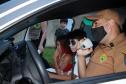 Menina de 10 anos recebe visita de policiais militares em seu aniversário, em Antonina 