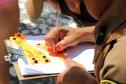 Durante blitz educativa, PM leva conscientização à população com abordagens educativas e lúdicas em Matinhos (PR)