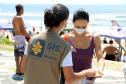 Durante blitz educativa, PM leva conscientização à população com abordagens educativas e lúdicas em Matinhos (PR)