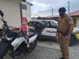 Admiradora da PM vai com a família visitar unidade da PM em Fazenda Rio Grande, na RMC