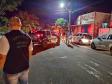Policiais militares prestam orientações sobre o cumprimento do decreto governamental durante operação AIFU em Cianorte (PR)