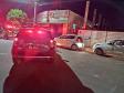 Policiais militares prestam orientações sobre o cumprimento do decreto governamental durante operação AIFU em Cianorte (PR)