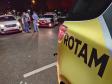 Policiais militares prestam orientações sobre o cumprimento do decreto governamental durante operação AIFU em Cianorte (PR)