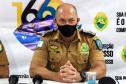 Um grupo responsável pelo tráfico de drogas na região da Vitória Régia, no bairro Cidade Industrial de Curitiba (CIC), foi alvo da Operação Palácios, da Polícia Militar, nesta terça-feira (30). As equipes cumpriram 23 mandados de busca e apreensão e 12 mandados de prisão em pontos de venda e consumo de drogas e nas residências de pessoas envolvidas com a atividade criminosa. A operação prendeu dez pessoas. Mais de R$ 55 mil em dinheiro, além de pistola e drogas (cocaína, maconha e crack) foram apreendidos.